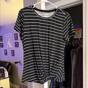 Women’s L 24/7 Classic Black and White Striped Women's Tee